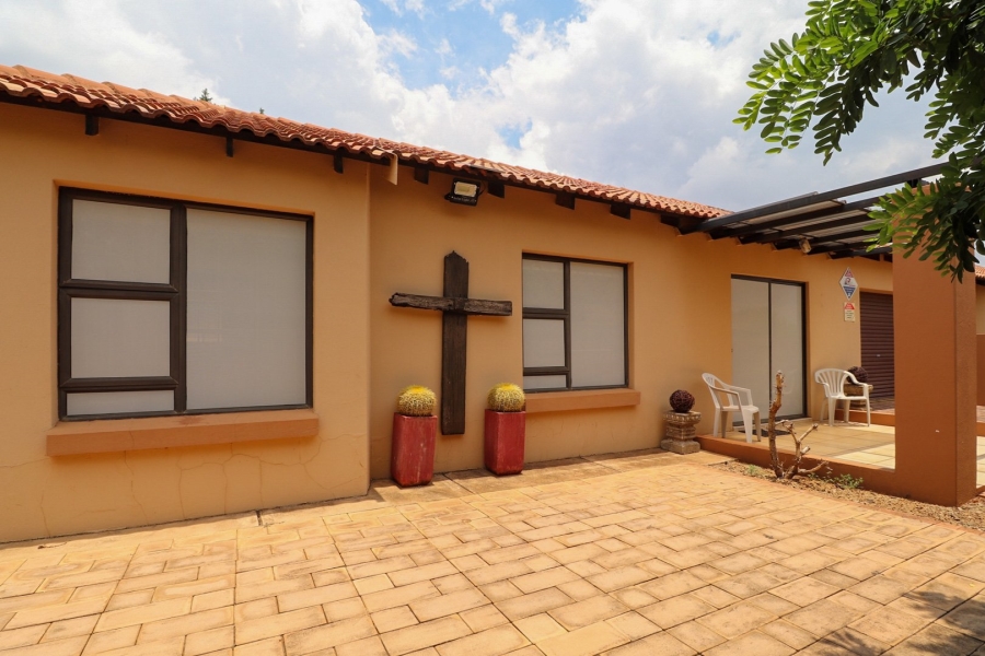 2 Bedroom Property for Sale in Wilkoppies North West